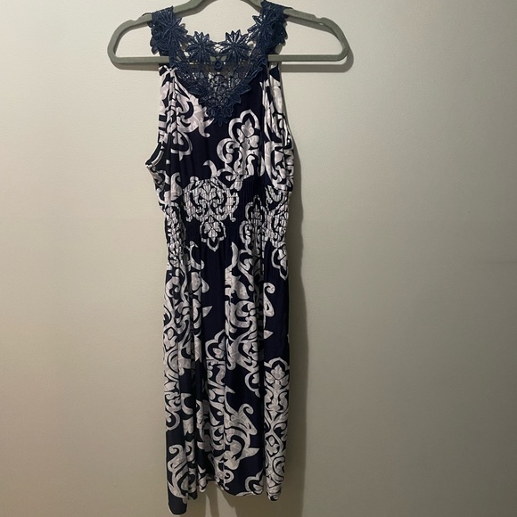 Ariana by Howards navy/white knee length dress. Size L/XL. - Picture 3 of 10
